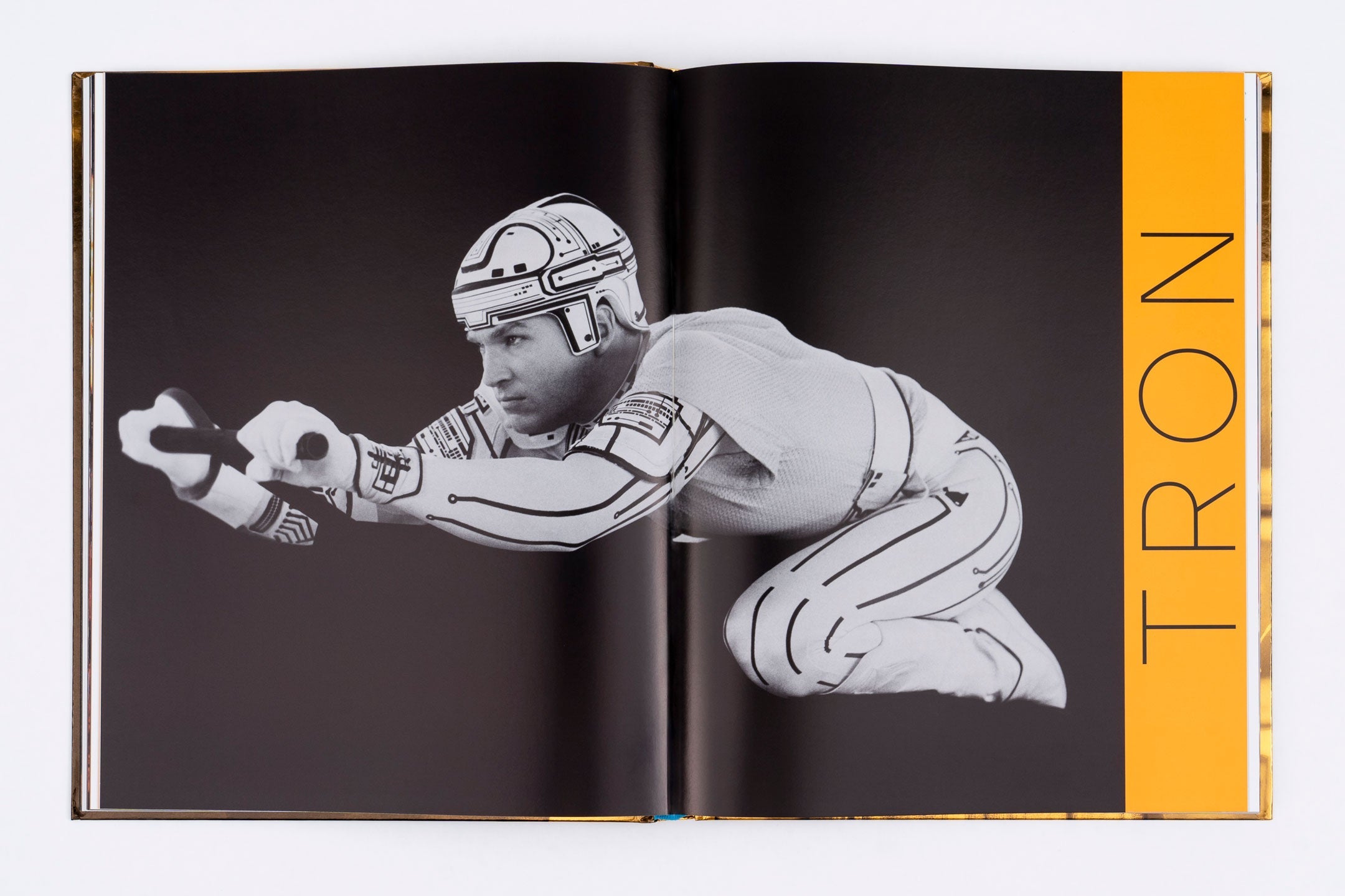 CYBERPUNK: ENVISIONING POSSIBLE FUTURES THROUGH CINEMA