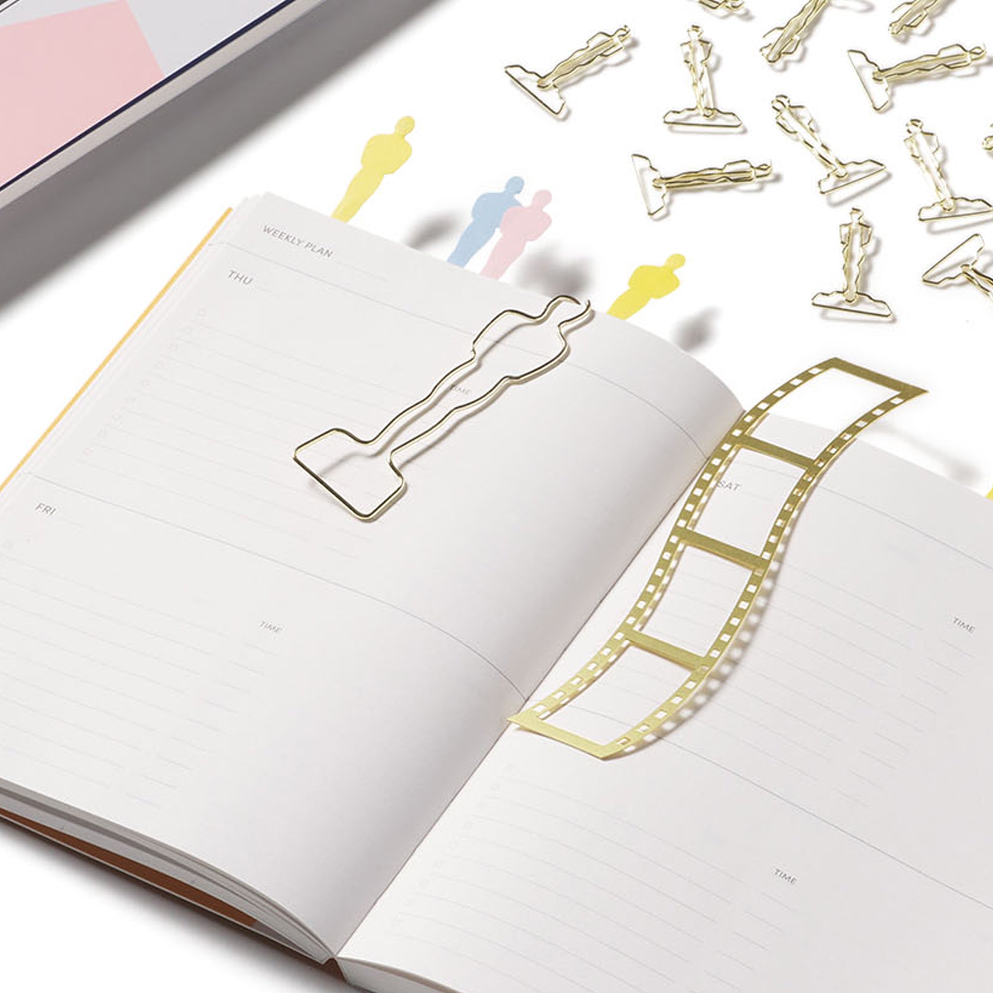 OSCAR STATUETTE GIANT PAPERCLIP